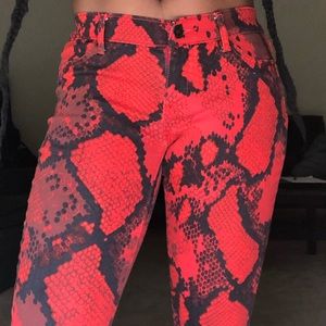 🚨2/$25🚨 Vera wang snake print red pants